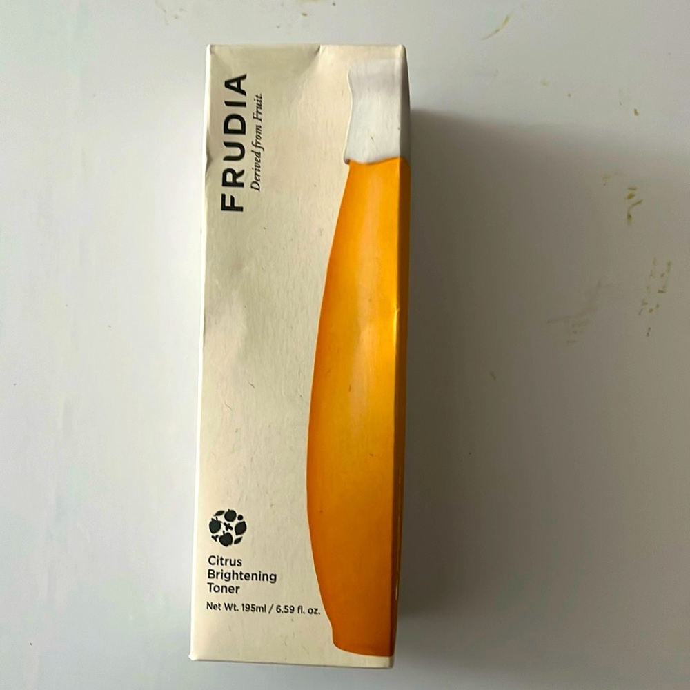 NIB! Frudia Citrus Brightening Toner. 6.59 fluid ounces.